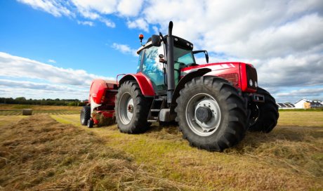 Levage et transport d'engins agricoles par transporteur à Dagneux