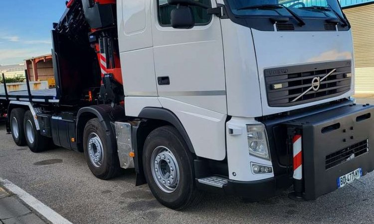 Location de camions grues à Lyon - KFT Express